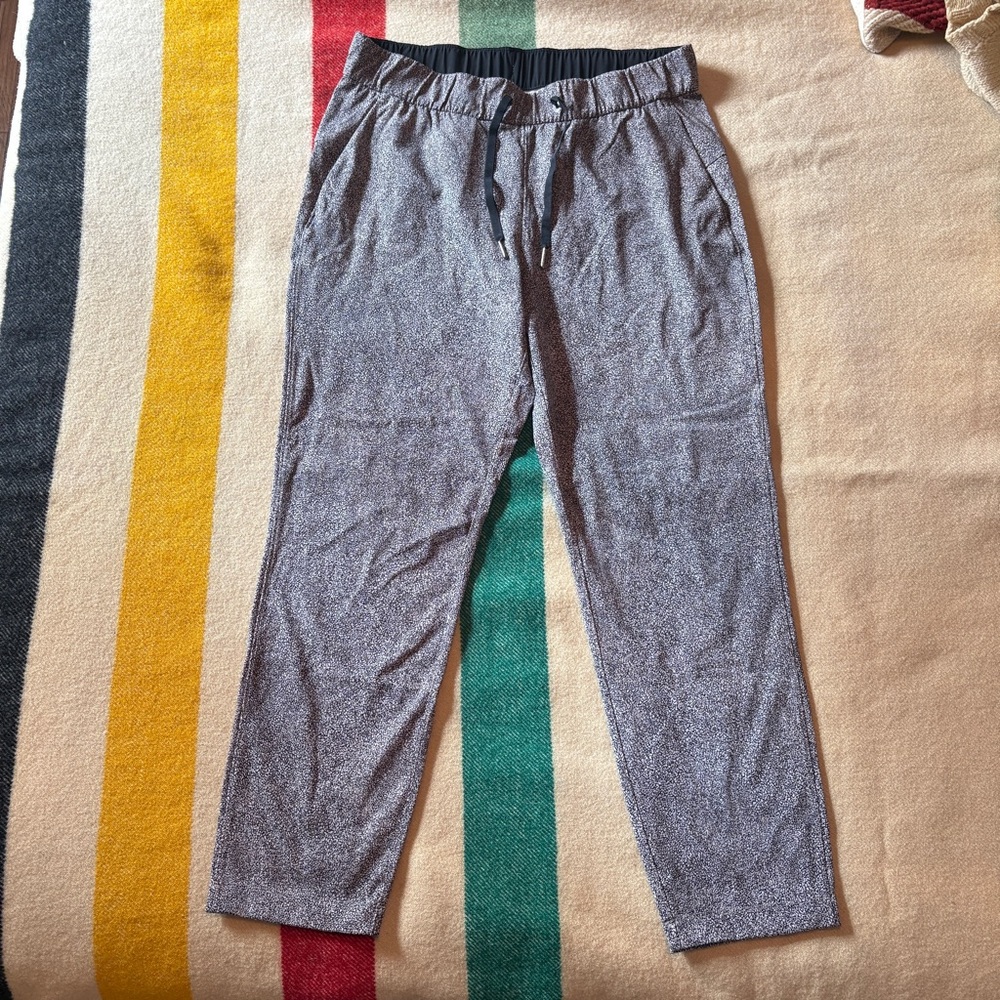 Lululemon Printed Drawstring Stretch Cropped Pant… - image 1